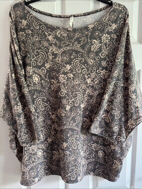 mts Gray Tunic Top with Cream Paisley Print